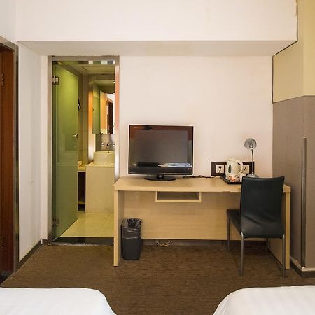 Motel Shenzhen Longgang Longcheng Square Metro Station المظهر الخارجي الصورة