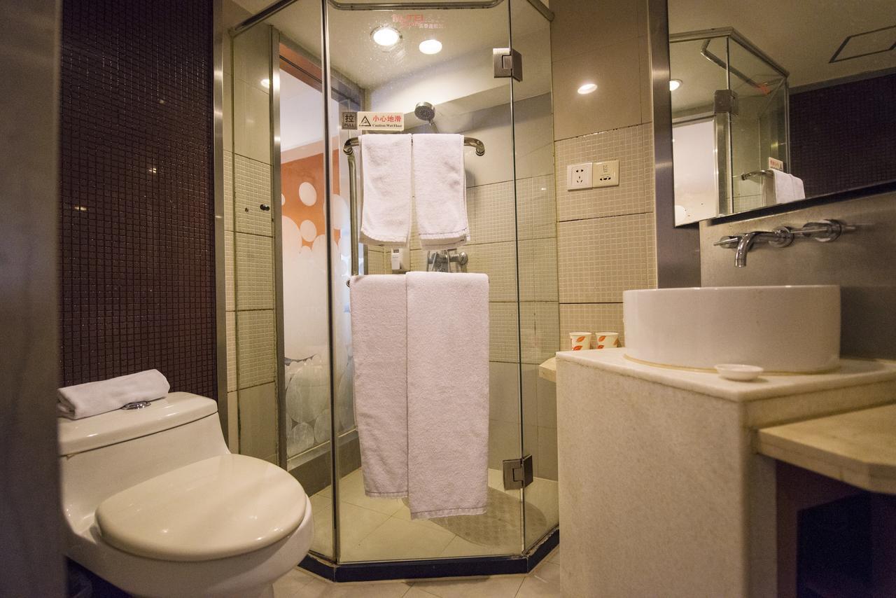 Motel Shenzhen Longgang Longcheng Square Metro Station المظهر الخارجي الصورة