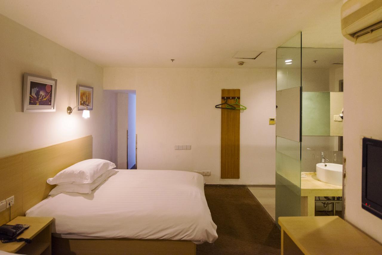 Motel Shenzhen Longgang Longcheng Square Metro Station المظهر الخارجي الصورة